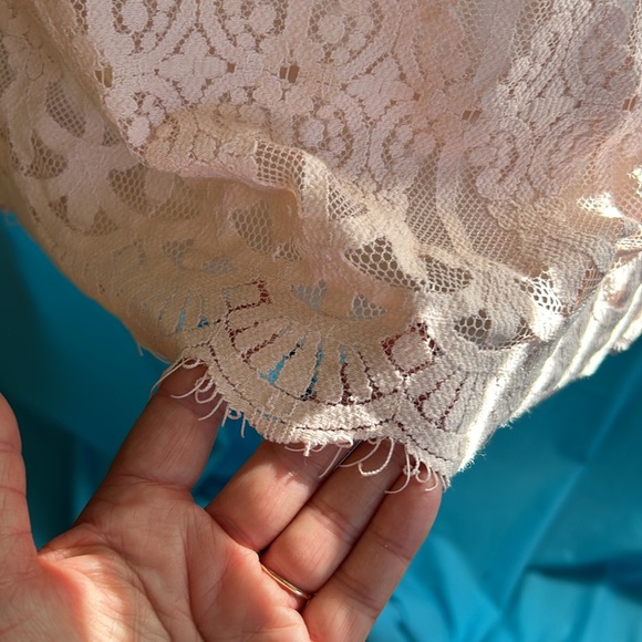 Buy2items get1free 3/$20items for$40. Peach lace round neck short sleeve top - Picture 2 of 8